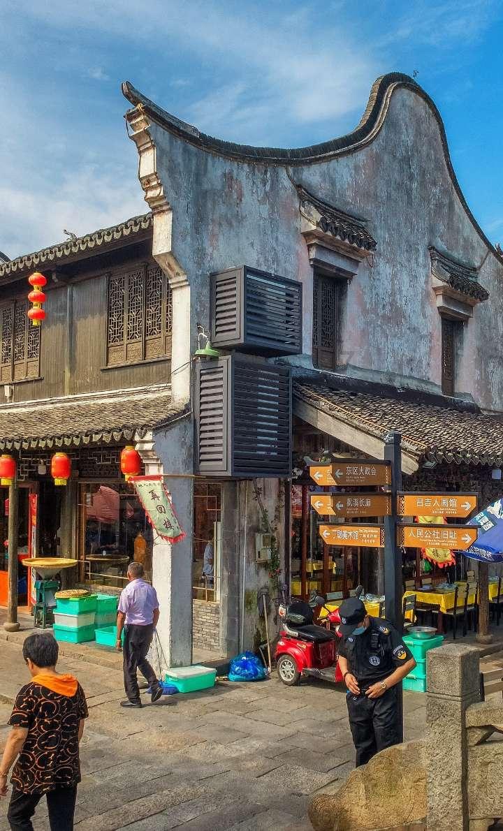 情敌登堂入室，原配隐忍，丈夫不认原配，情敌的儿子却视她为母亲