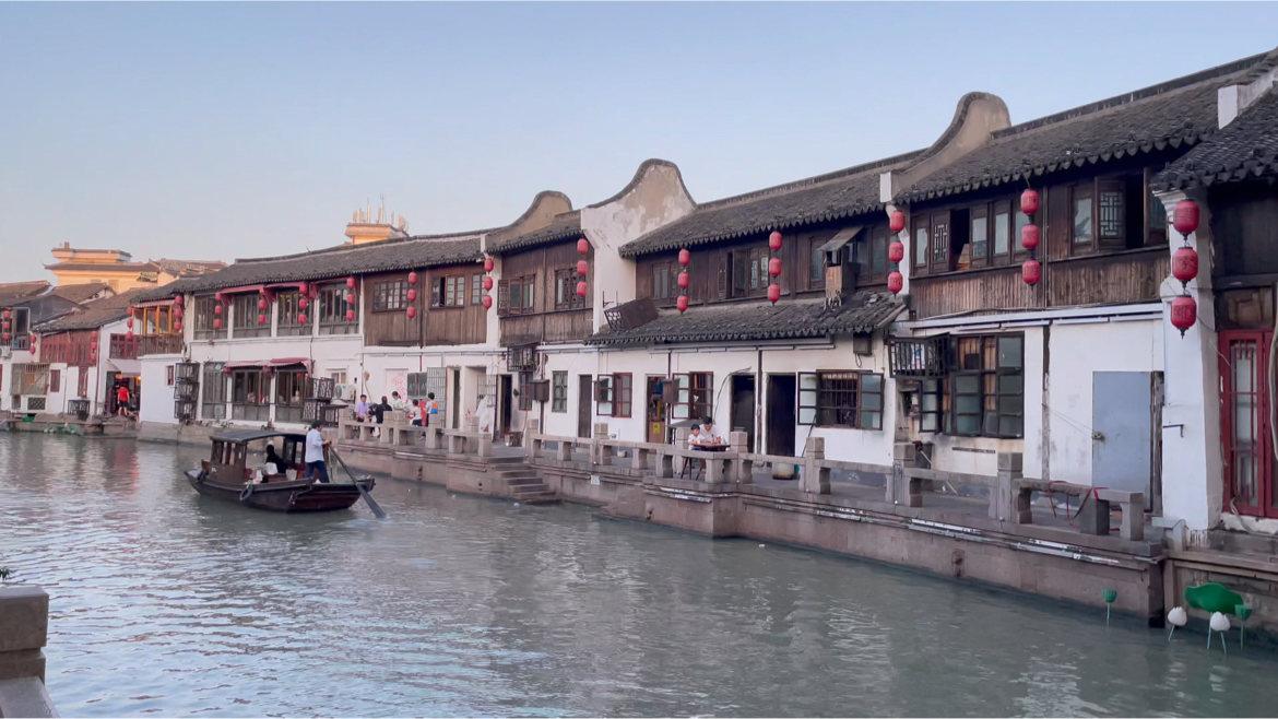 逃离粉红岛